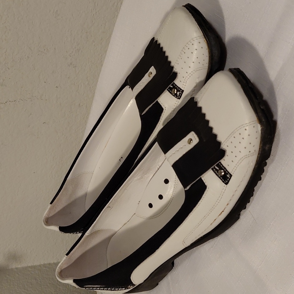 Walter Genuin Black & White Kiltie Loafers - Picture 5 of 5